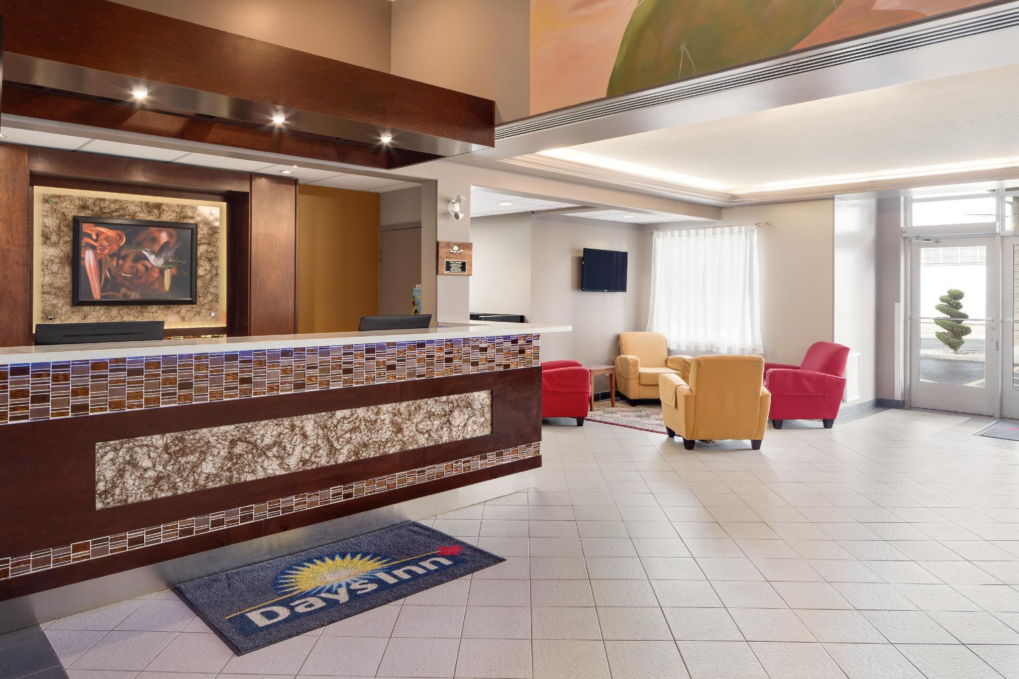 Days Inn By Wyndham Leamington Dış mekan fotoğraf